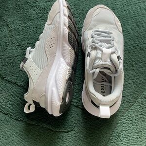 Under Armour Light Gray and White Athletic Shoes